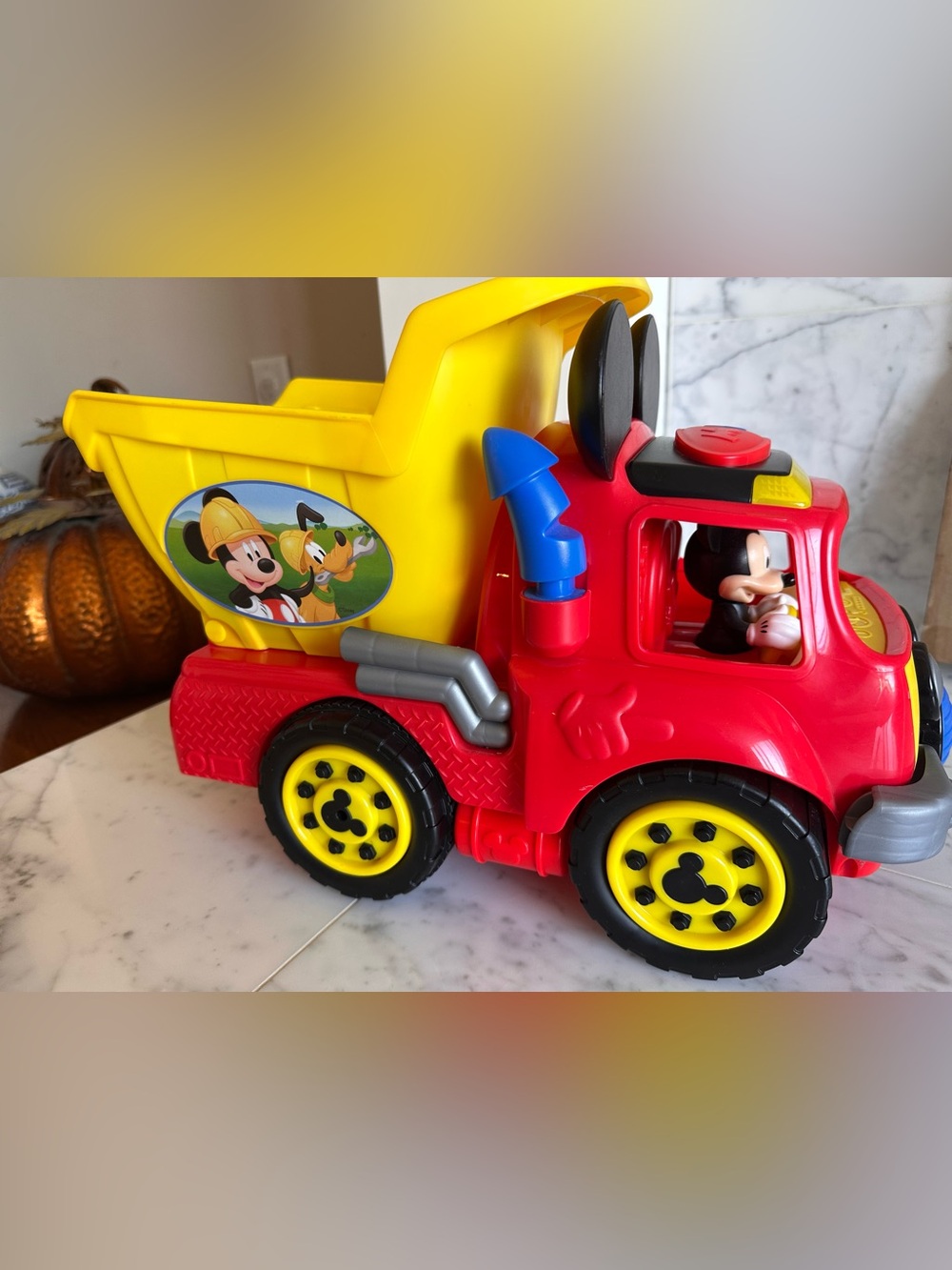 DISNEY Mickey Wacky Wheeler Dumptruck Playset